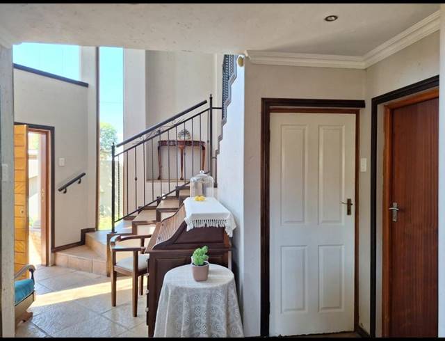 4 BEDROOM HOUSE FOR SALE IN SONNEVELD